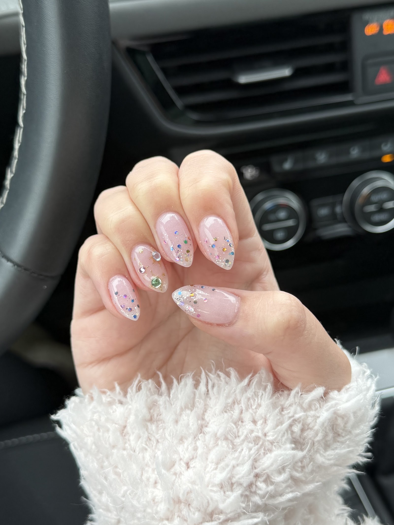 LE POSH NAILS nail photo 3